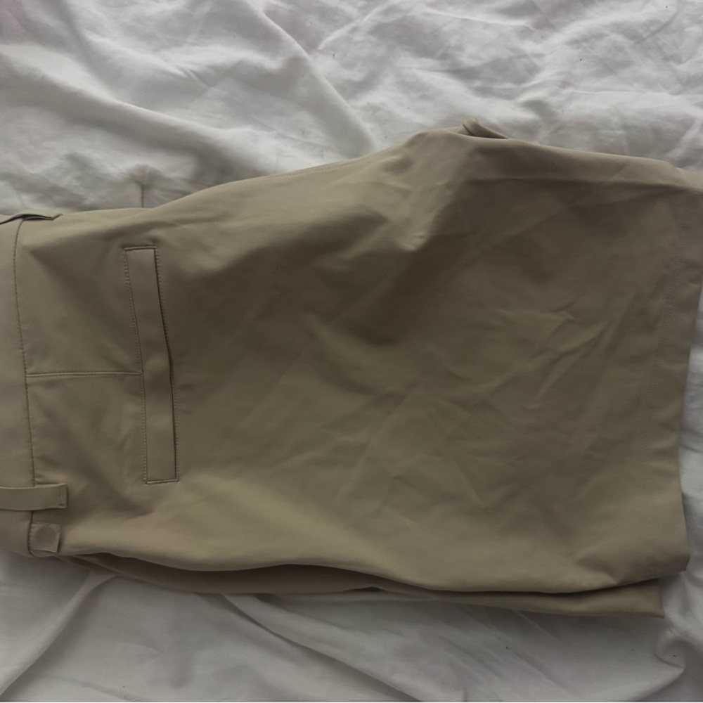 lululemon athletica Men's Khaki Golf Shorts